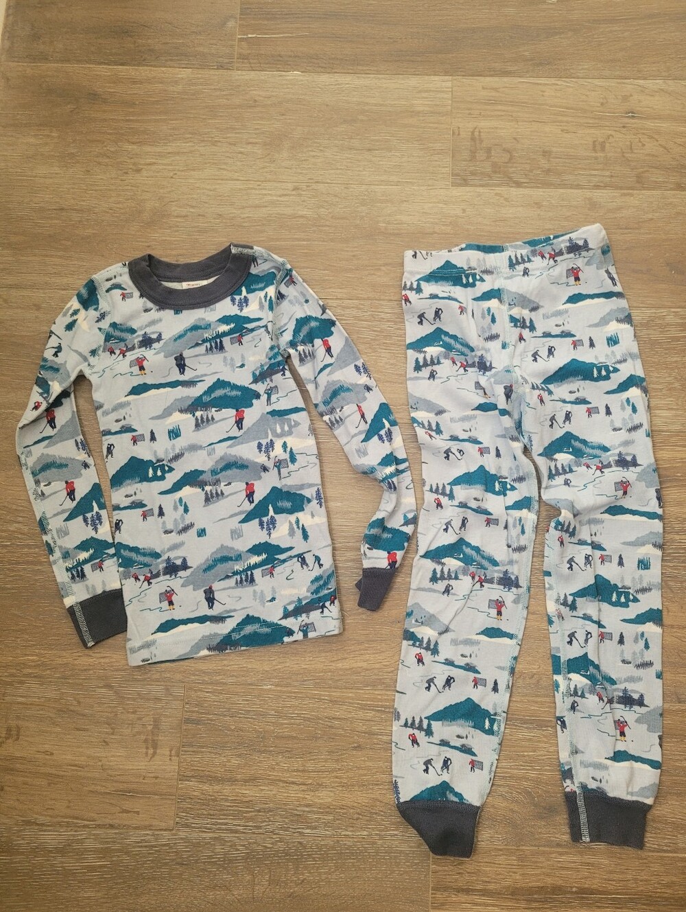 Hanna Andersson Winter Themed Pajama Set, Size 6-7